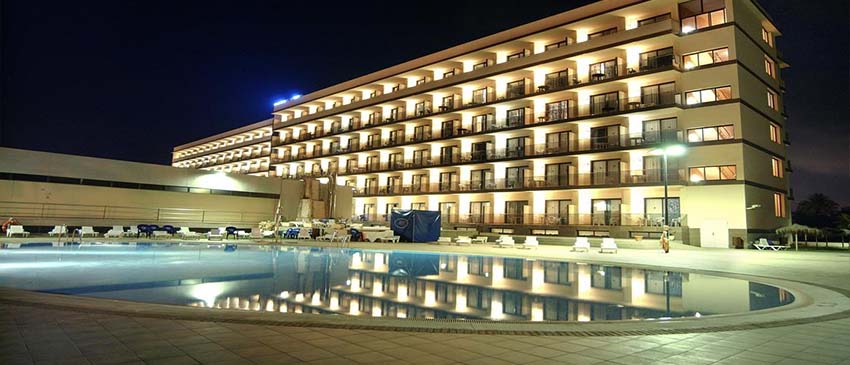 ¡Fin de semana en la Cala de Mijas (Málaga): 3 días y 2 noches en Hotel 4* a pie de playa, con Pensión Completa! ¡Niños 50% de descuento!