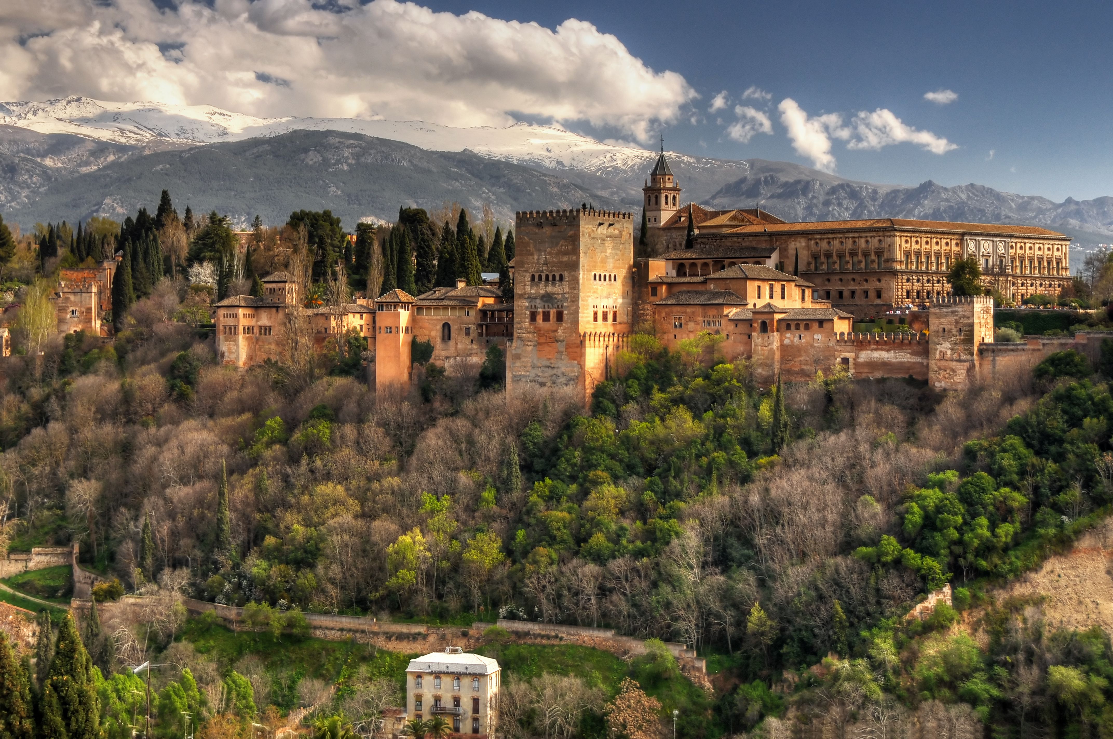 3 días y 2 noches cerca de Granada + Media Pensión + Entrada a la Alhambra