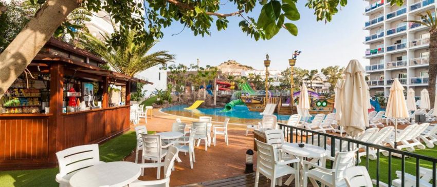 ¡4 días y 3 noches en Benalmádena (Málaga) en alojamiento 4* con parque acuático en Todo Incluido!