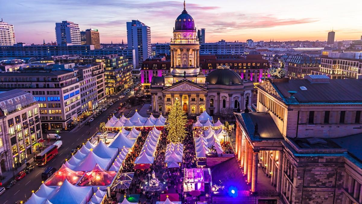 ¡Berlín, Mercados Navideños: 4 días y 3 noches en Hoteles 3* con Desayuno. ¡Incluye Vuelos + Tour por la ciudad!