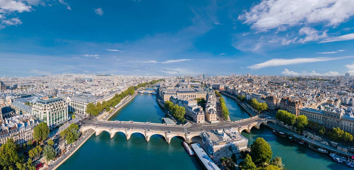 ¡Escapada Mágica: Paris y Disney! 4 días y 3 noches en Hoteles 3* con Desayuno  ¡Incluye Vuelos + Tours + Crucero por el Sena +  Entrada al Parque!