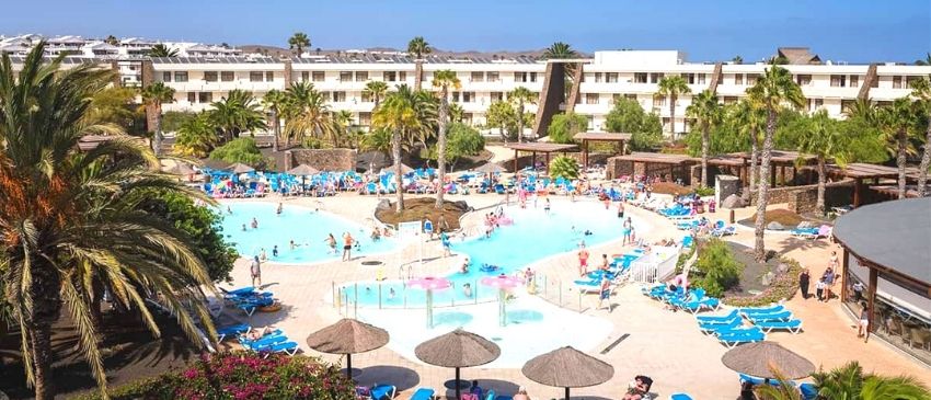 Lanzarote: 4 Días y 3 Noches en Hotel 4* con Todo Incluido en Junior Suite