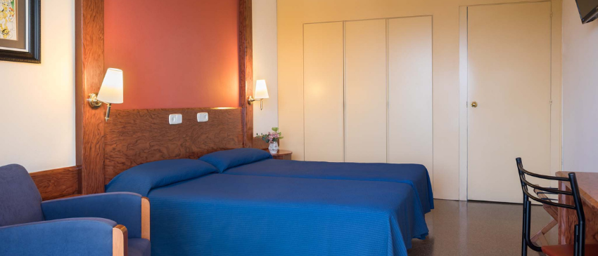 4 días y 3 noches en la Costa Brava: Platja d'Aro (Girona) alojamiento hotel 4*con Pensión Completa o Todo Incluido
