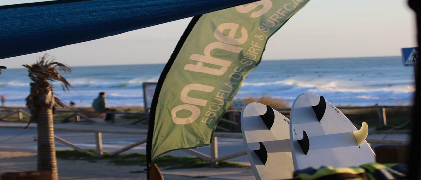 ¡3 dias y 2 noches en Playa El Palmar-Conil (Cadiz): Bungalow + Clases de Surf incluidas!