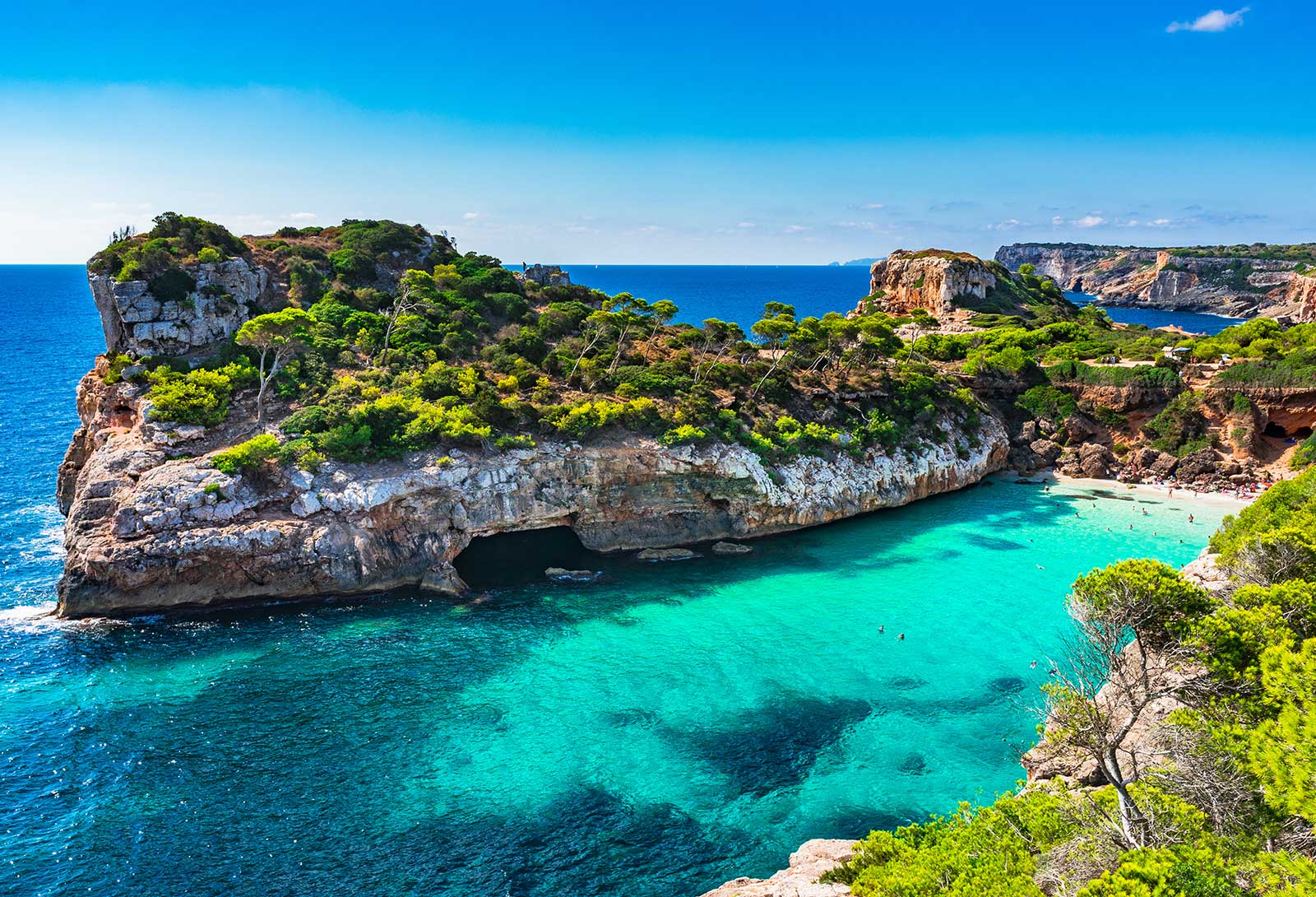 Mallorca: Desde 2 días y 1 noche en Hotel 3*, a 5 minutos de la playa, con Media Pensión o Todo Incluido