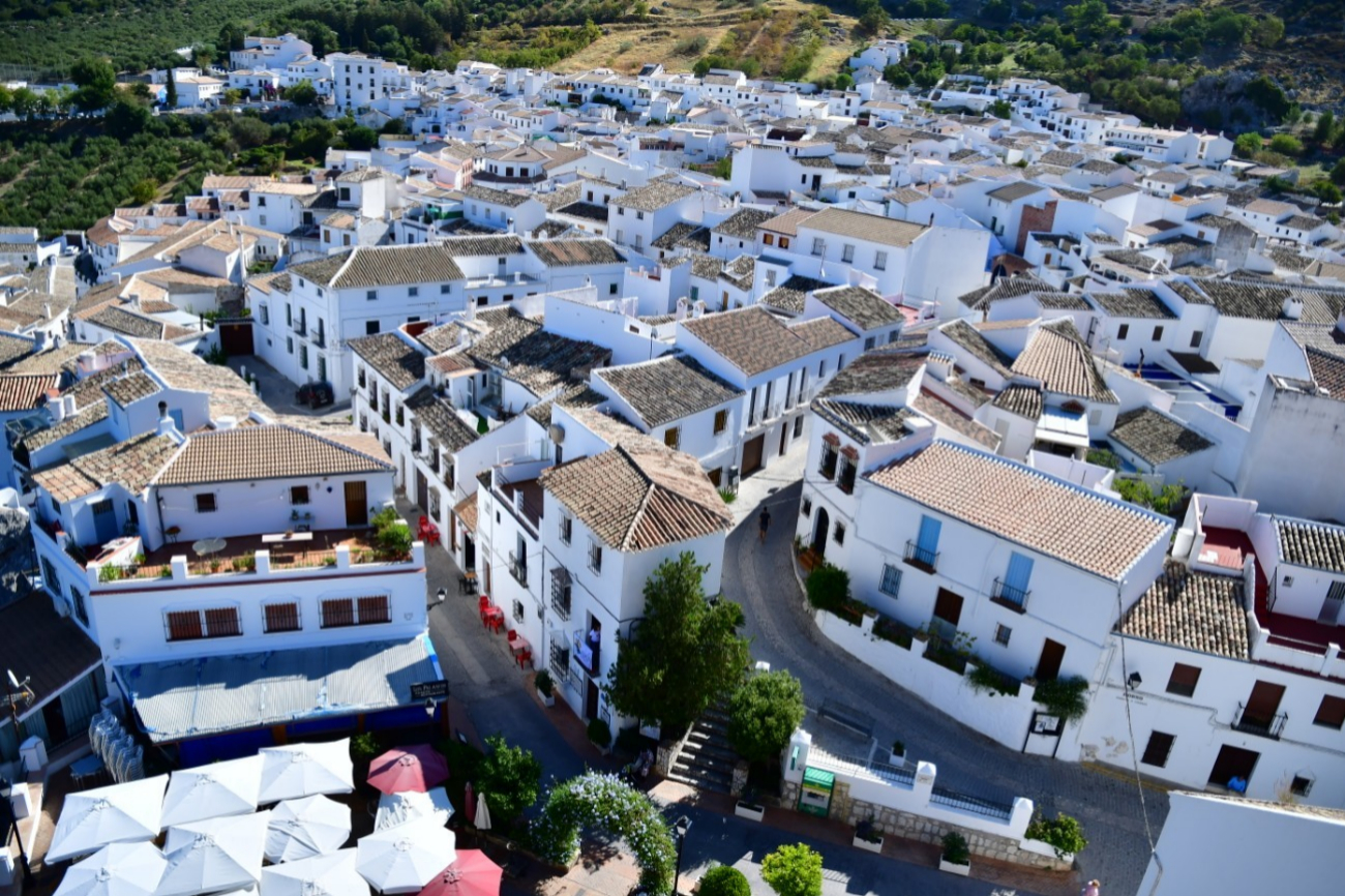 ¡Descubre uno de los pueblos más bonitos de Córdoba: Zuheros!  2 días / 1 noche de hotel 4* con desayuno + Bus Turístico en Córdoba (Opcional)
