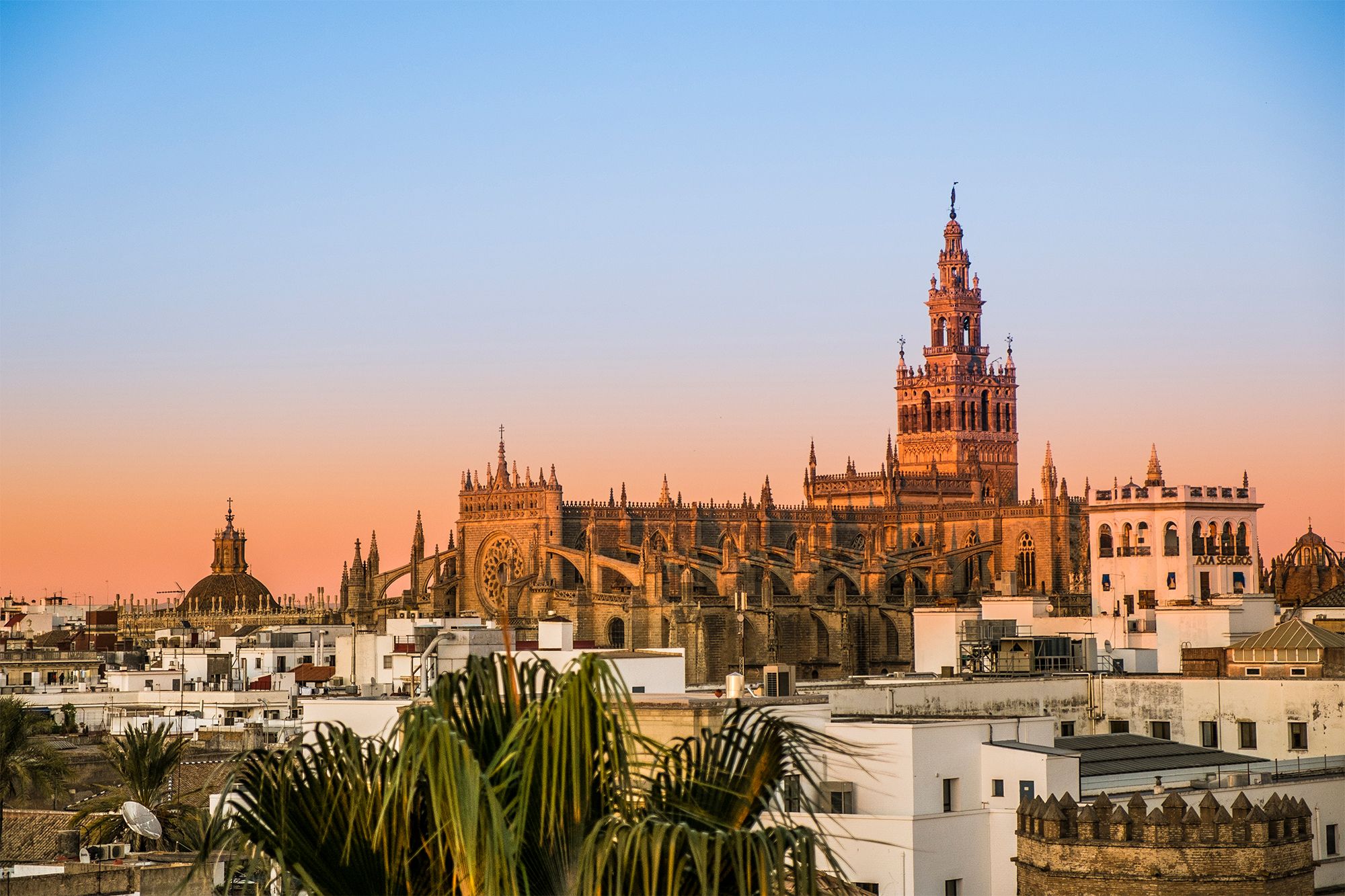 ¡Escápate a Dos Hermanas (Sevilla): 2 días y 1 noche en Hotel 4* con Desayuno o Media Pensión!