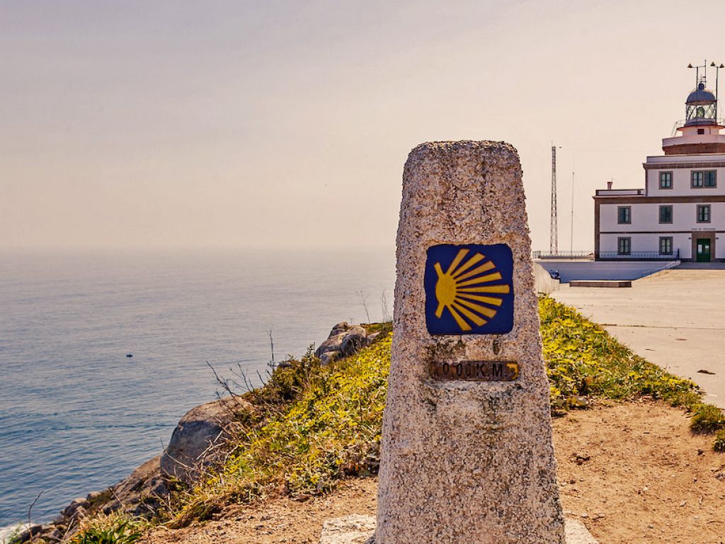 ¡Camino a Finisterre en Grupo: 6 días y 5 noches en  Hostales, Pensiones o Albergues! Incluye Vehículo de apoyo + Traslado de equipaje + Monitor + Credencial y Documentación