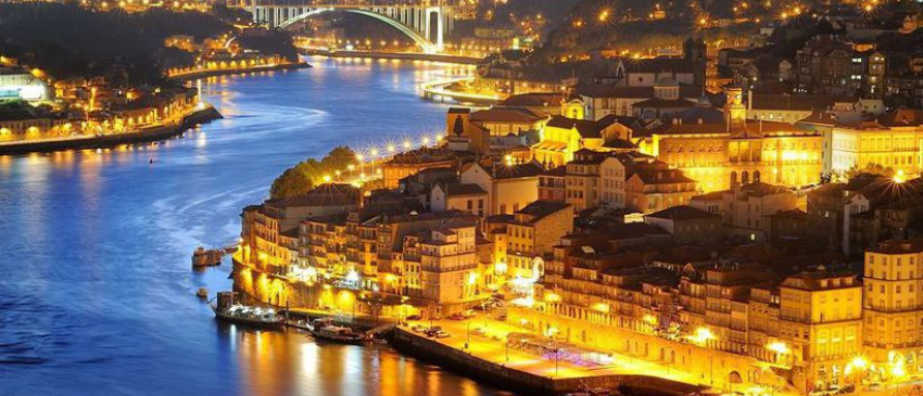 ¡Oporto, Vila Nova de Gaia: 3 días y 2 noches en Hotel 4* con Desayuno + Crucero + Visita a Bodega!