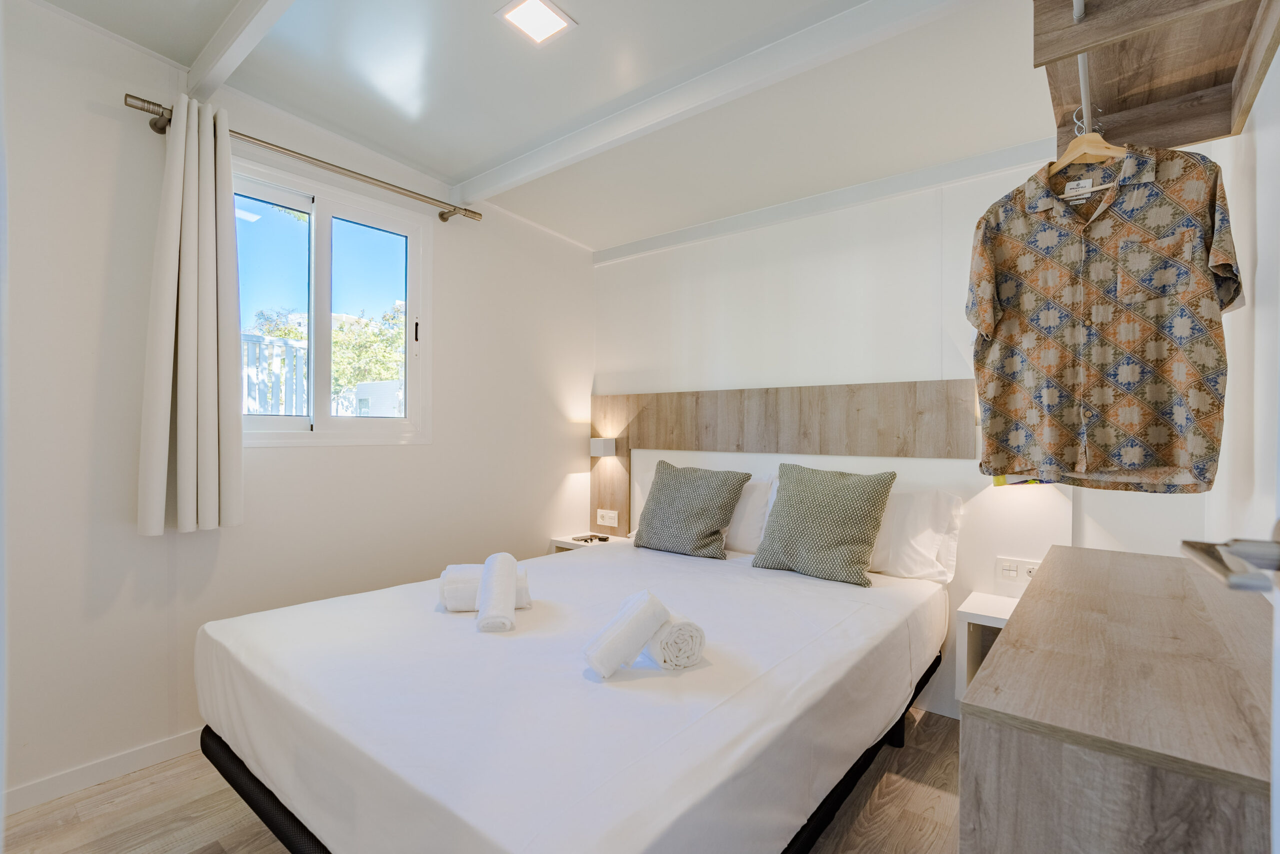 ¡Escapada Familiar a Fuengirola (Málaga): Desde 3 días y 2 noches en Hotel 4* en Bungalow totalmente Equipado!