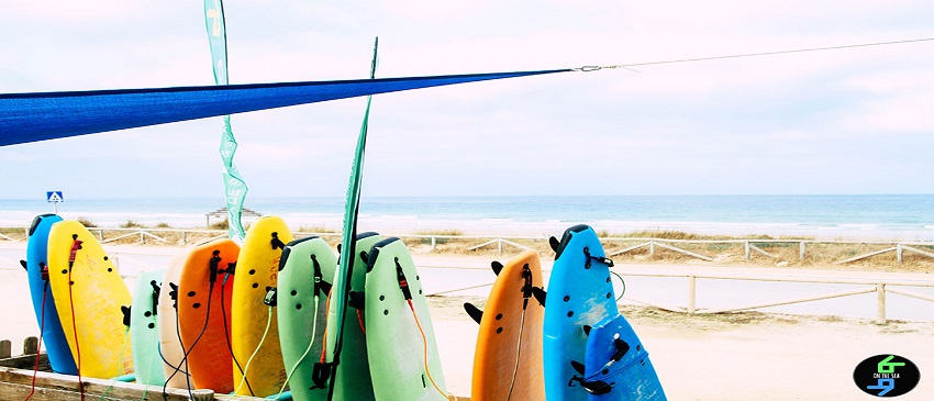 ¡3 dias y 2 noches en Playa El Palmar-Conil (Cadiz): Bungalow + Clases de Surf incluidas!