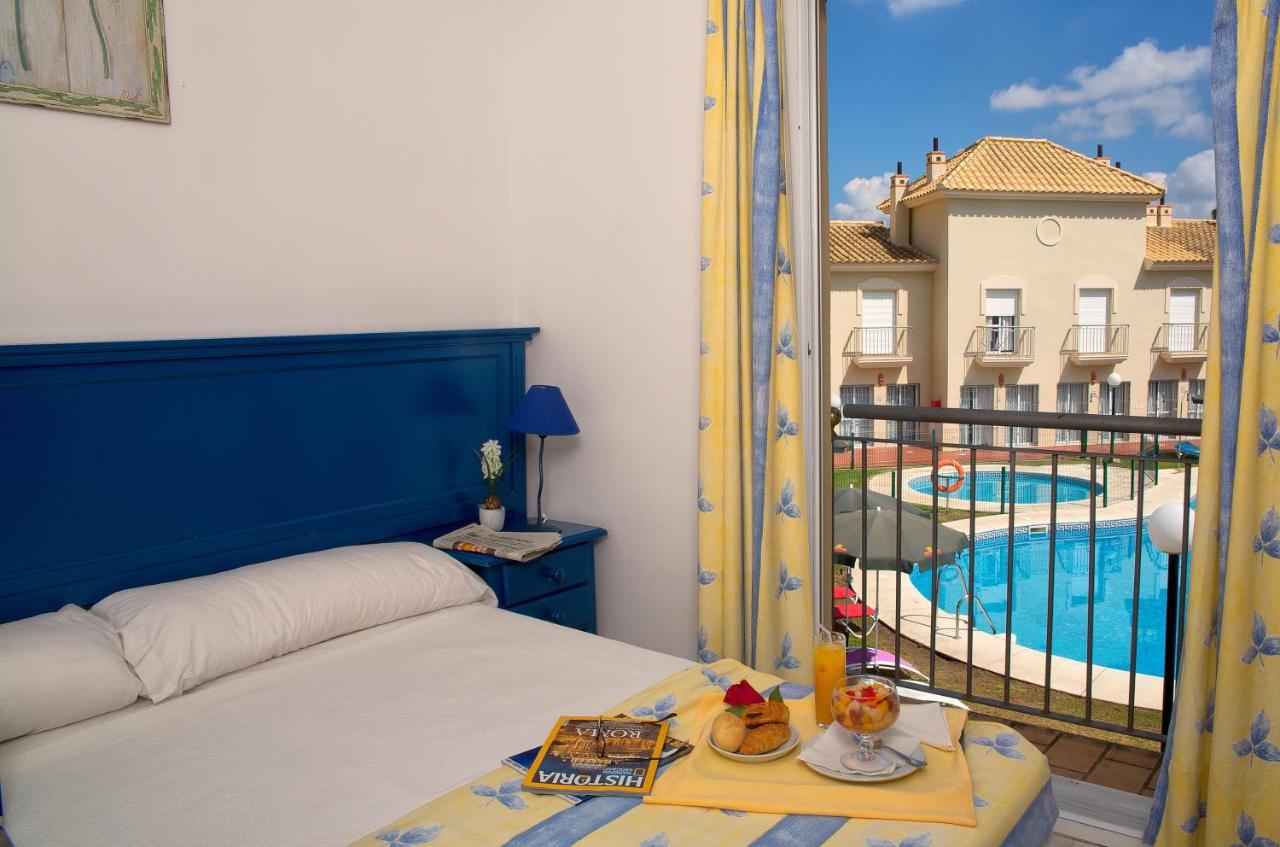 ¡Islantilla (Huelva): 3 días y 2 Noches en Hotel 3* con régimen de Sólo Alojamiento, Desayuno o Media Pensión y Apartamento con cocina, totalmente equipado!