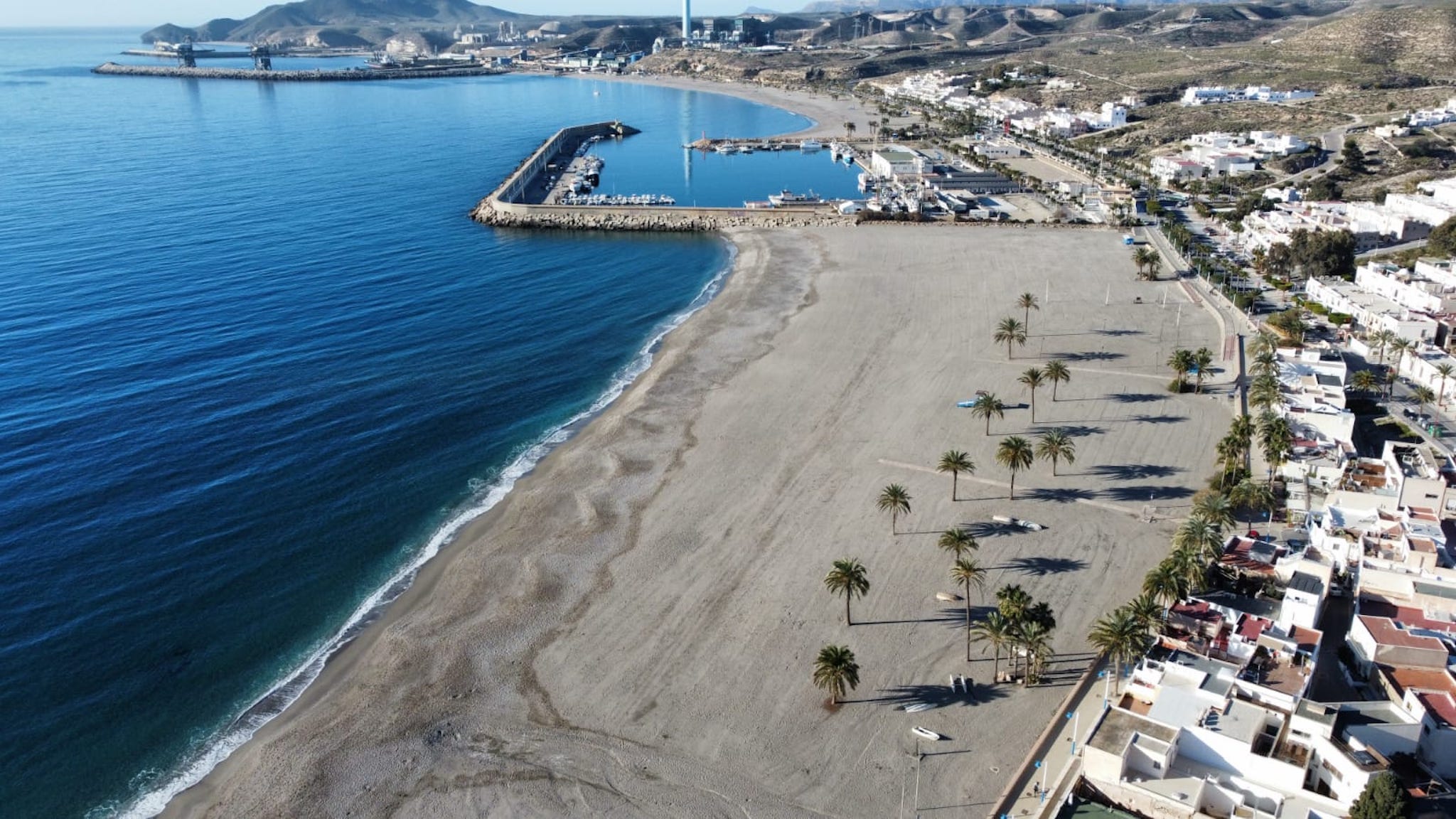 ¡Cabo de Gata, Carboneras (Almeria): 2 días y 1 Noches en Hotel 4*, frente a la playa, con régimen de Media Pensióny habitación Vista Mar!
