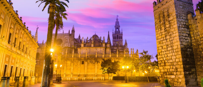 Sevilla: ¡3 Días y 2 Noches en Hotel 3* con Desayuno incluido!