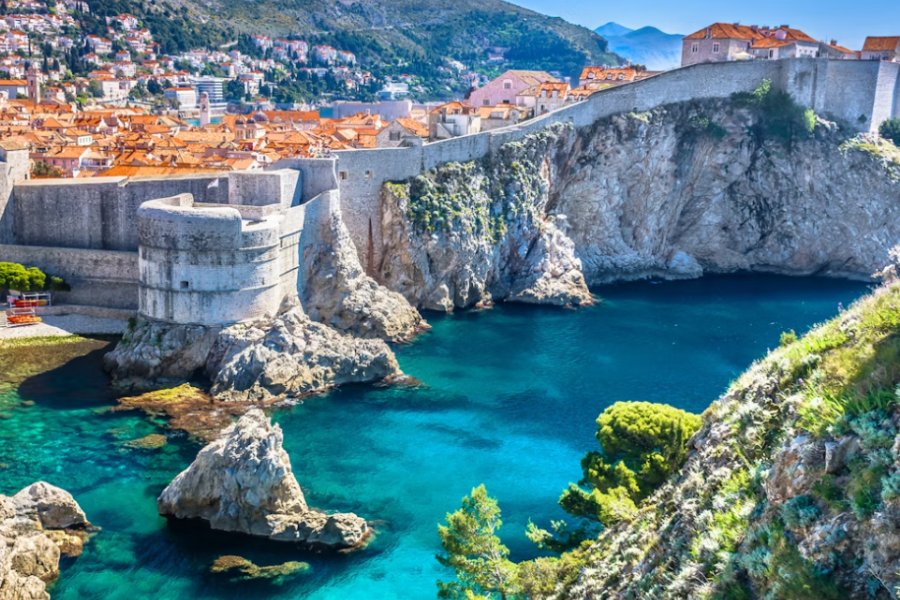 ¡Descubre la esencia de Montenegro, Croacia y Bosnia: 8 días y 7 noches en Hotel 4* con Desayunos + Vuelos + Visitas + Guía + Seguro!