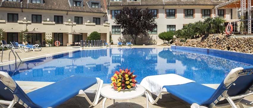 ¡4 días y 3 noches en Antequera en hotel 4* con Media Pensión incluida!