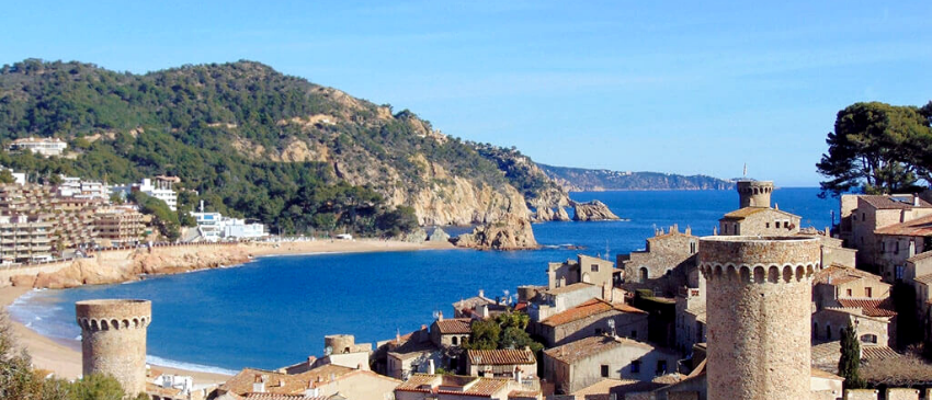 3 días y 2 noches en hotel 3* junto al mar en Tossa de Mar (Girona) con media pensión o completa