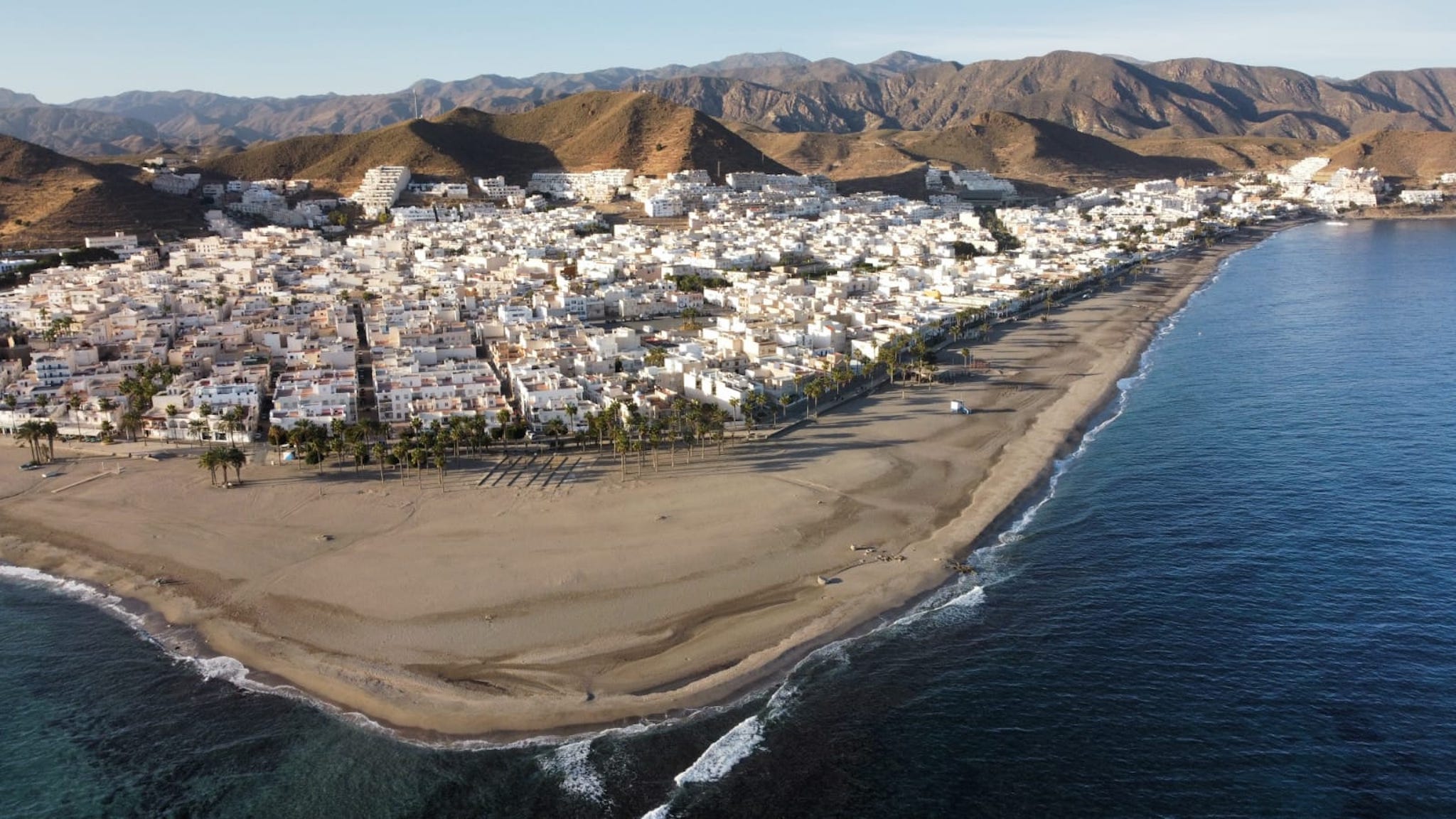 ¡Cabo de Gata, Carboneras (Almeria): 2 días y 1 Noches en Hotel 4*, frente a la playa, con régimen de Media Pensióny habitación Vista Mar!
