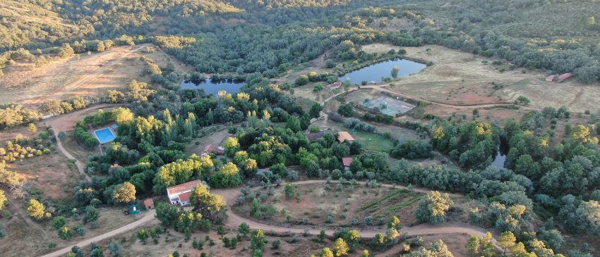 ¡Fin de Semana Rural junto a la Sierra de Gredos (Cáceres)! 2 días y 1 noche en Cabaña con TODO INCLUIDO + Actividades