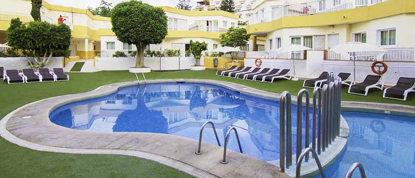 Tenerife: 3 días y 2 Noches en Hotel 3* en apartamento con Media Pensión + Entradas a Siam Park (incluye Puente de Diciembre)