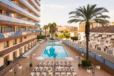 Calella (Barcelona): Desde 2 días y 1 noche en Hotel 4* Superior, a un paso de la playa, con Media Pensión o Todo Incluido. ¡Niños 50% de descuento!