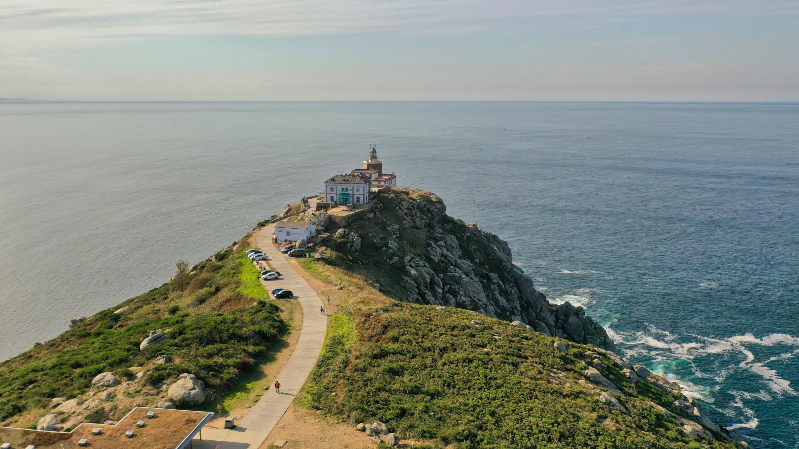 ¡Camino a Finisterre en Grupo: 6 días y 5 noches en  Hostales, Pensiones o Albergues! Incluye Vehículo de apoyo + Traslado de equipaje + Monitor + Credencial y Documentación