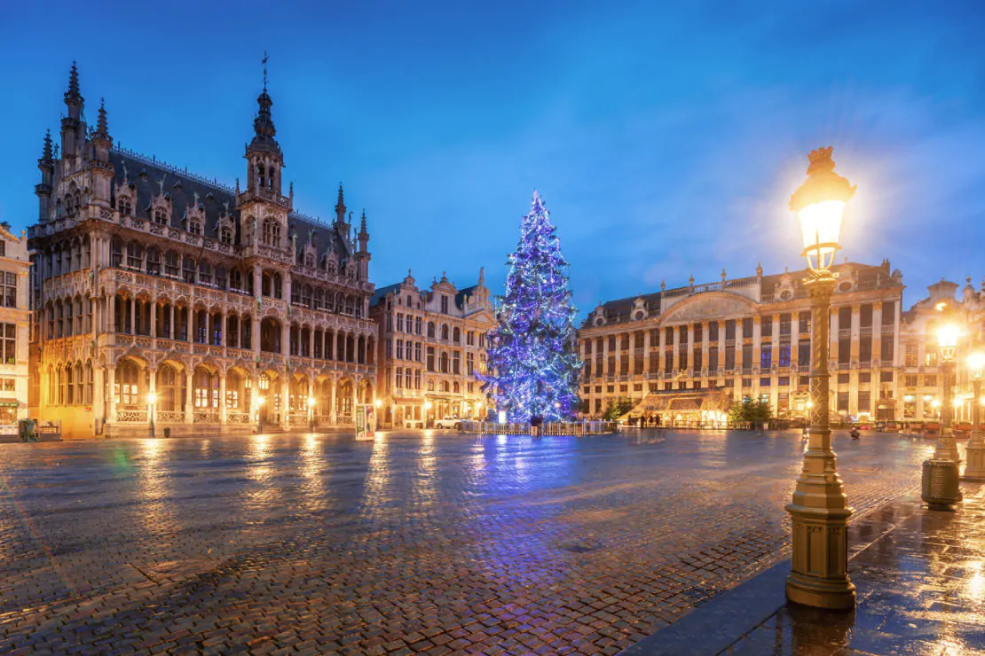 ¡Bruselas, Mercados Navideños: 4 días y 3 noches en Hoteles 3* con Desayuno. ¡Incluye Vuelos + Tour por la ciudad + Tren a Gante y Brujas!