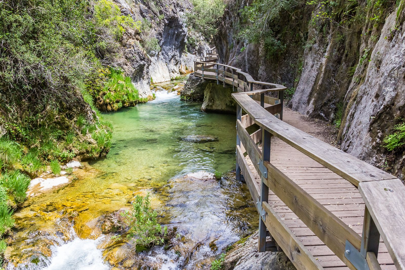 3 días y 2 noches en Cazorla en Hotel 3* con Desayuno o Media Pensión + Ruta de senderismo Río Borosa