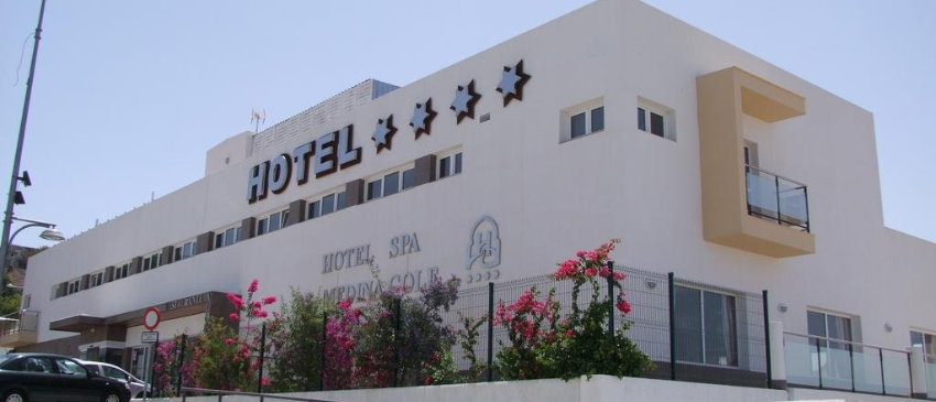 ¡Medina-Sidonia (Cádiz): 2 días y 1 noche en Hotel 4*, con régimen de Desayuno o Media Pensión + Acceso a Spa!!