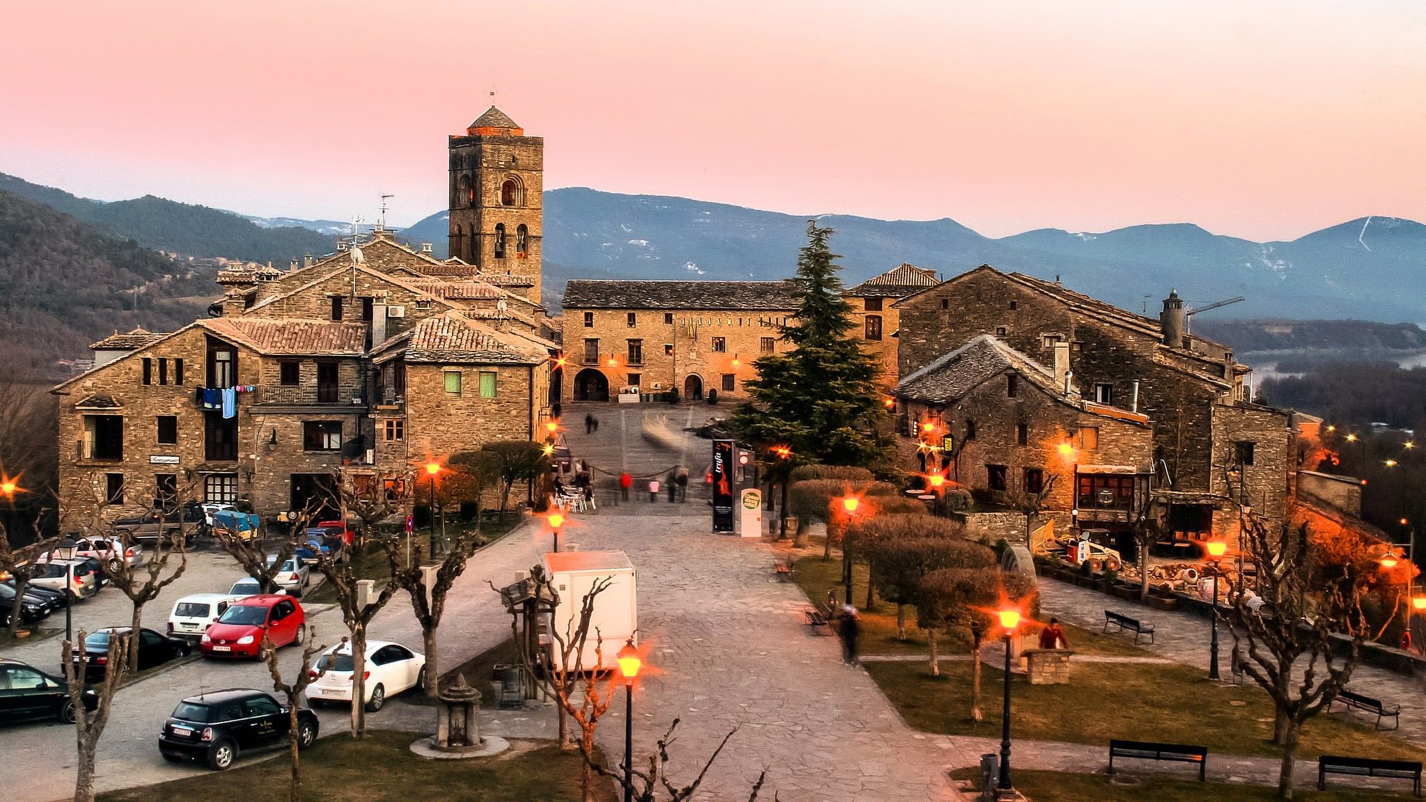 Escapada a Binéfar (Huesca): Hotel 4* + Paquete especial a elegir con Spa...