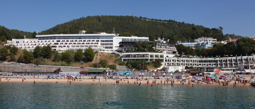 ¡3 días y 2 noches en Sesimbra (Lisboa) en Hotel 4* a pie de playa, en régimen de Media Pensión y Habitación Vista Mar!
