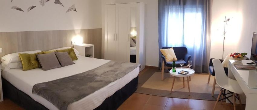¡Cádiz, Puerto de Santa María: 3 días y 2 noches en Hotel 3* con Desayuno o Media Pensión!