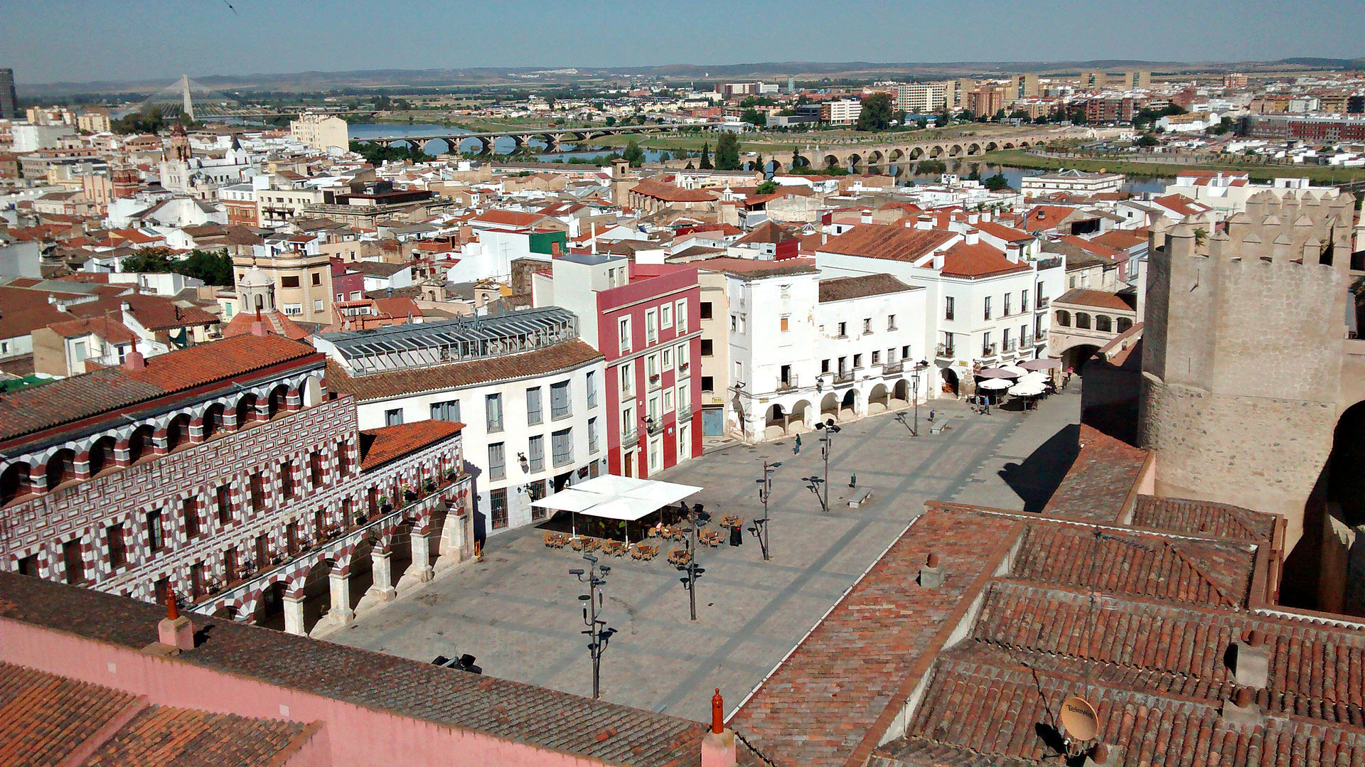 Escapada a Badajoz con alojamiento en hotel 4* + Desayunos + Salida tardía