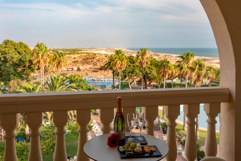 Escápate a Matalascañas (Huelva): 2 días y 1 noche en hotel 4* con Media Pensión y Habitación con Vistas al Mar