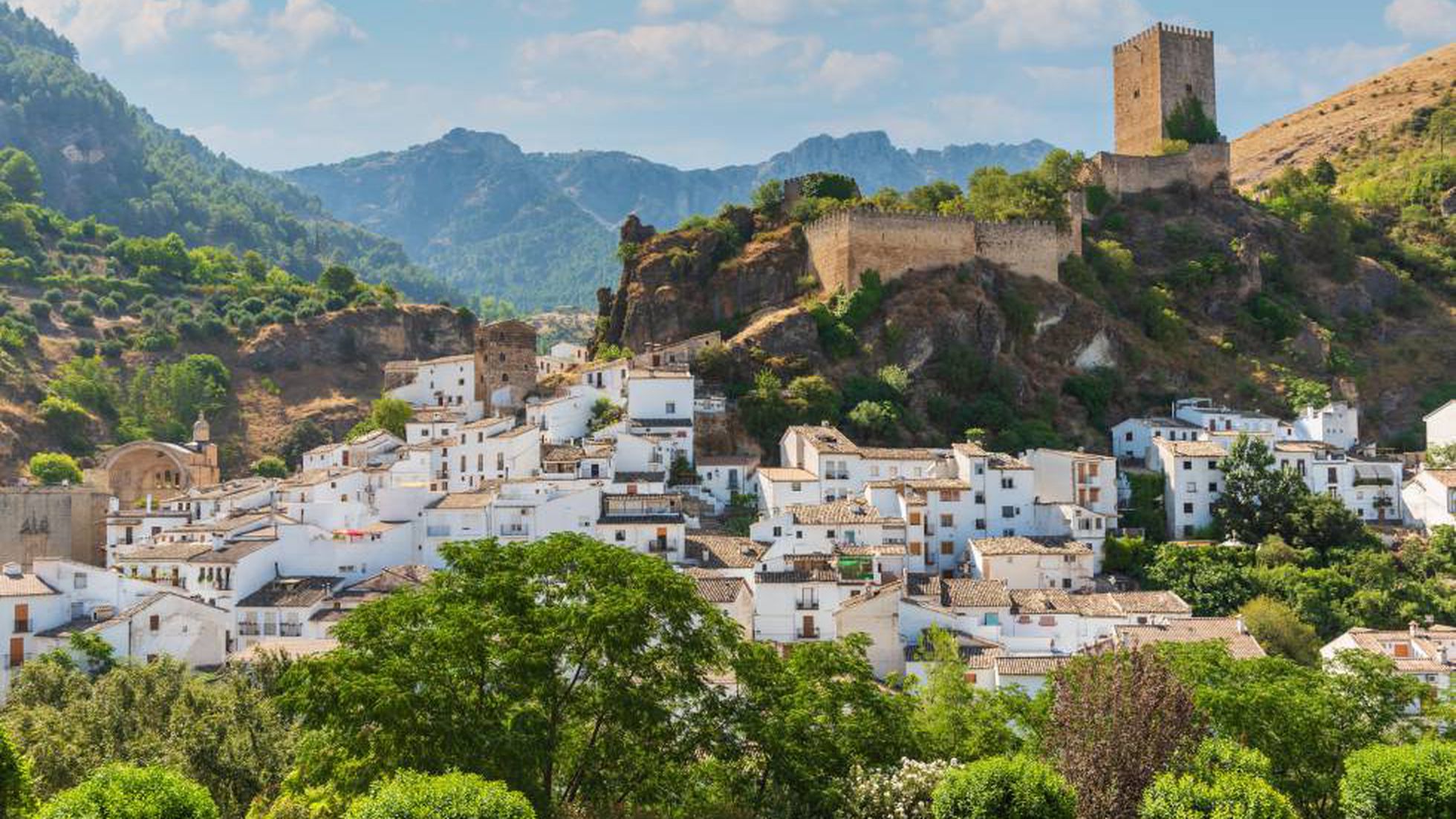 3 días y 2 noches en Cazorla en Hotel 3* con Desayuno o Media Pensión + Ruta de senderismo Río Borosa