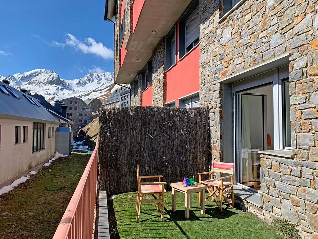 ¡Andorra - Pas de la Casa: desde 3 días y 2 noches en Apartamentos con cocina, totalmente equipados + Entrada al Balneario de aguas termales Caldea!