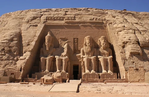 Añade a tu escapada a Egipto: Visita al Templo de Abu Simbel, Paquete de Excursiones y Seguro de Cancelación