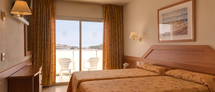 4 días y 3 noches en Lloret de Mar (Girona) en Hotel 4* con Pensión Completa o  Todo Incluido