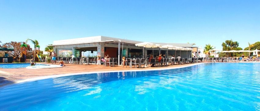 ¡Algarve: 3 días y 2 noches en Hotel 4* en Apartamento totalmente equipado, con régimen de Desayuno, Media Pensión o Pensión Completa!