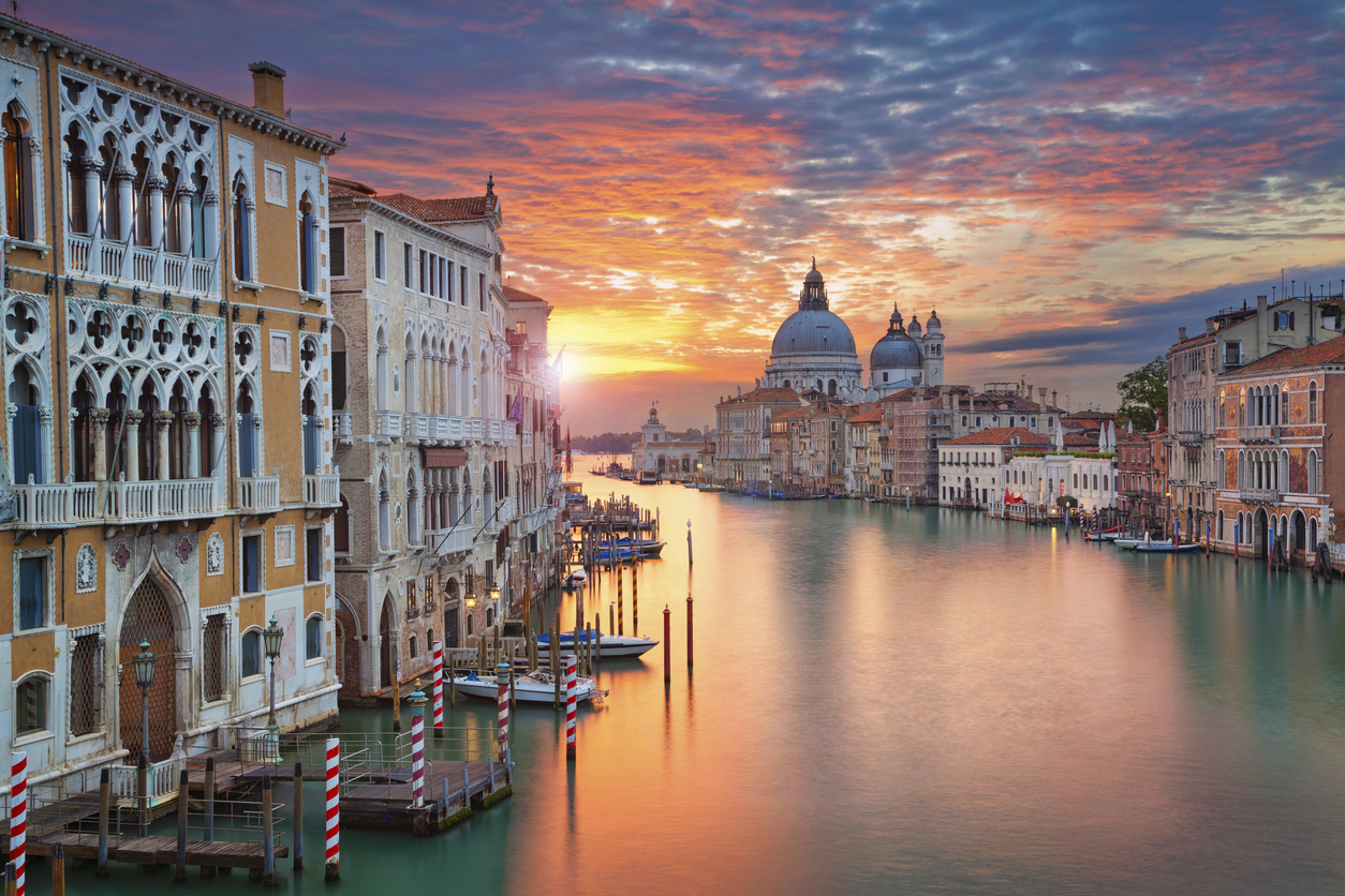 ¡Venecia, la Reina del Adriático! 4 días y 3 noches en Hoteles 3* con Desayunos ¡Incluye Vuelos!
