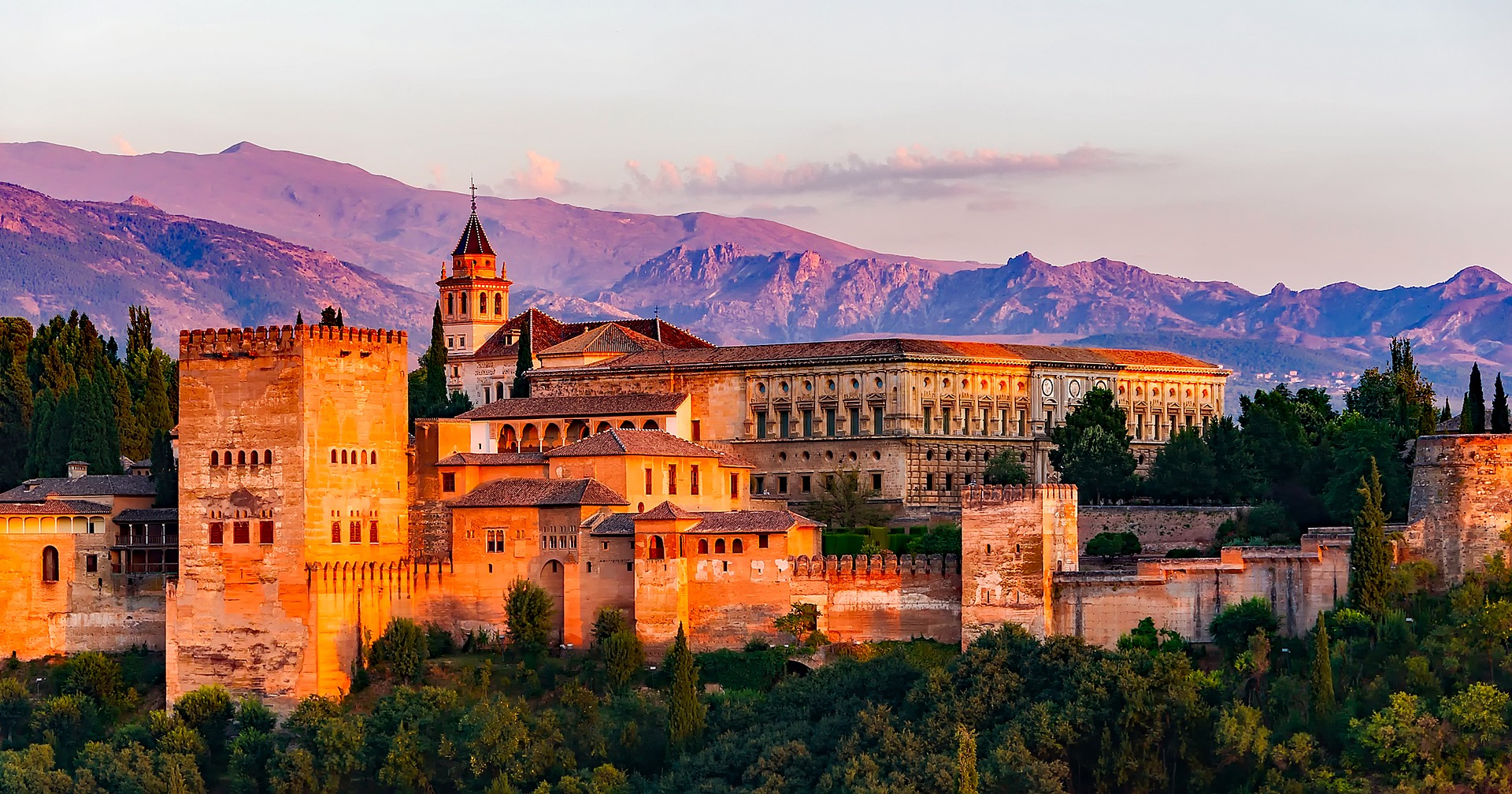 Granada: Hotel 4* en el centro + Desayunos