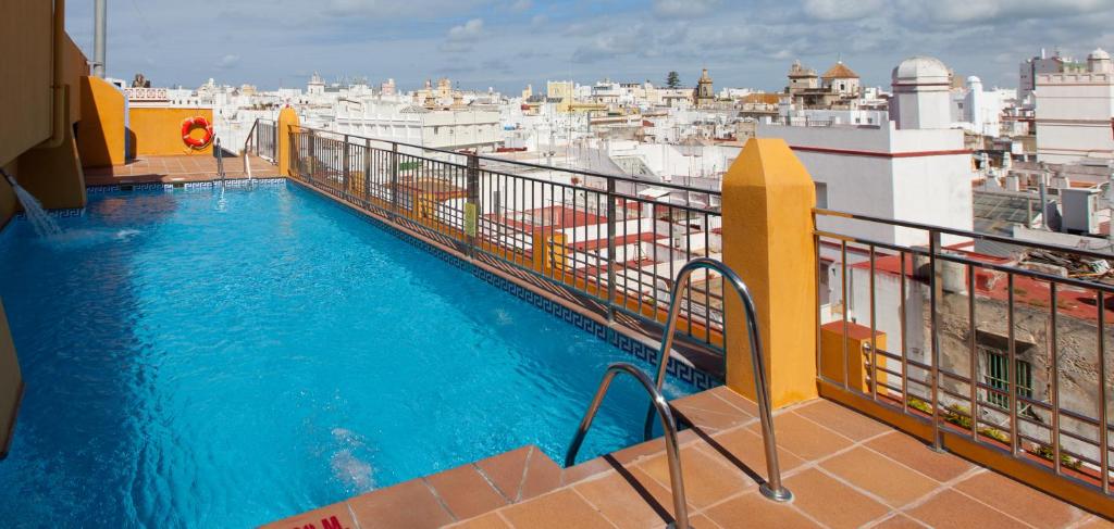 ¡Cádiz: 3 días y 2 Noches en Hotel 4* en régimen de Alojamiento y Desayuno!