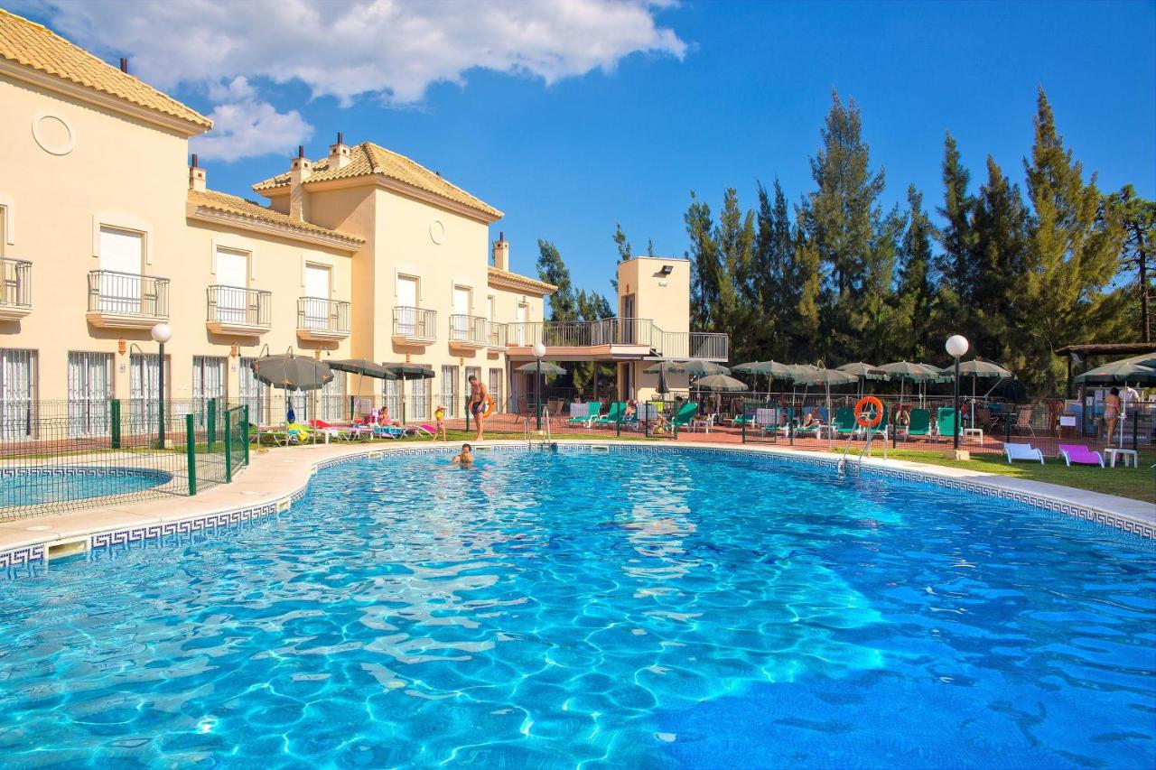 ¡Islantilla (Huelva): 3 días y 2 Noches en Hotel 3* con régimen de Sólo Alojamiento, Desayuno o Media Pensión y Apartamento con cocina, totalmente equipado!