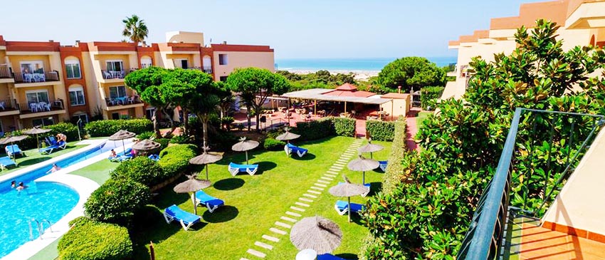 2 días y 1 noche en Chiclana (Cádiz) hotel 4* en primera línea de playa con Media Pensión